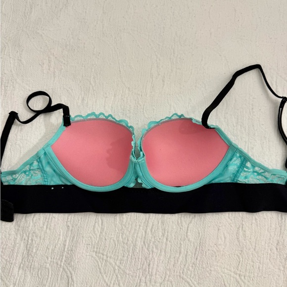 Victoria Secret Push Up Bra in Green Mint Lace and Black Band size 34 B - Picture 7 of 11